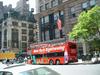 Экскурсионный автобус в центре Манхэттена